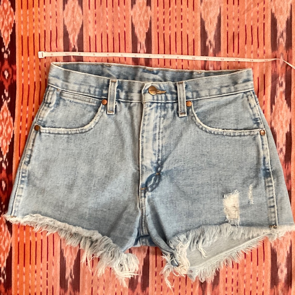 Wrangler Women’s Reworked Short - Picture 4 of 4